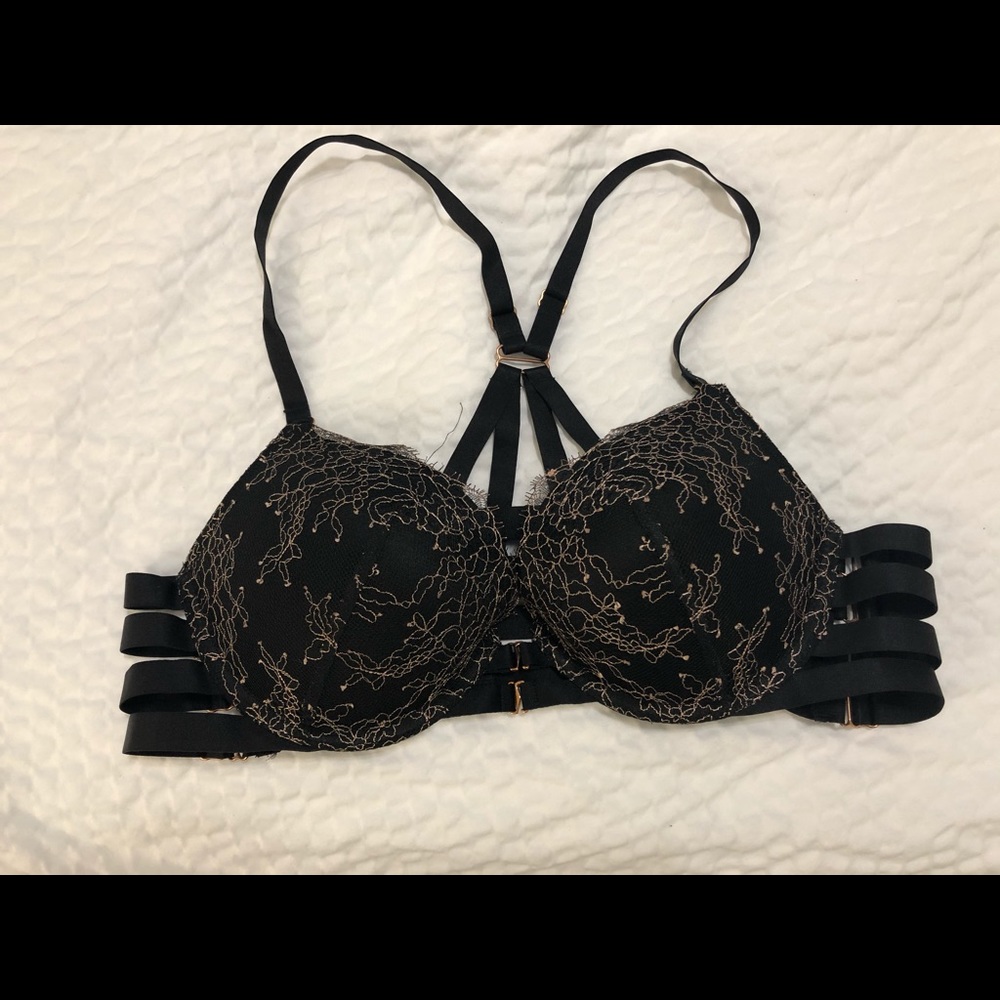 NWOT Victoria secret very sexy push up bra